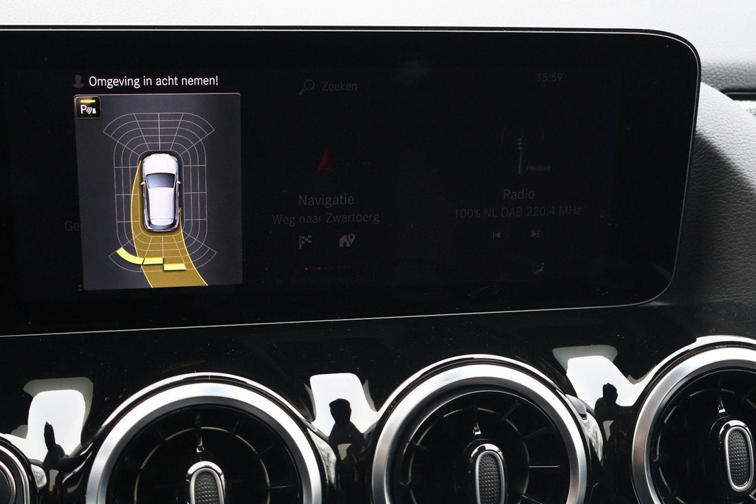 Mercedes-Benz GLA 180 AMG Line